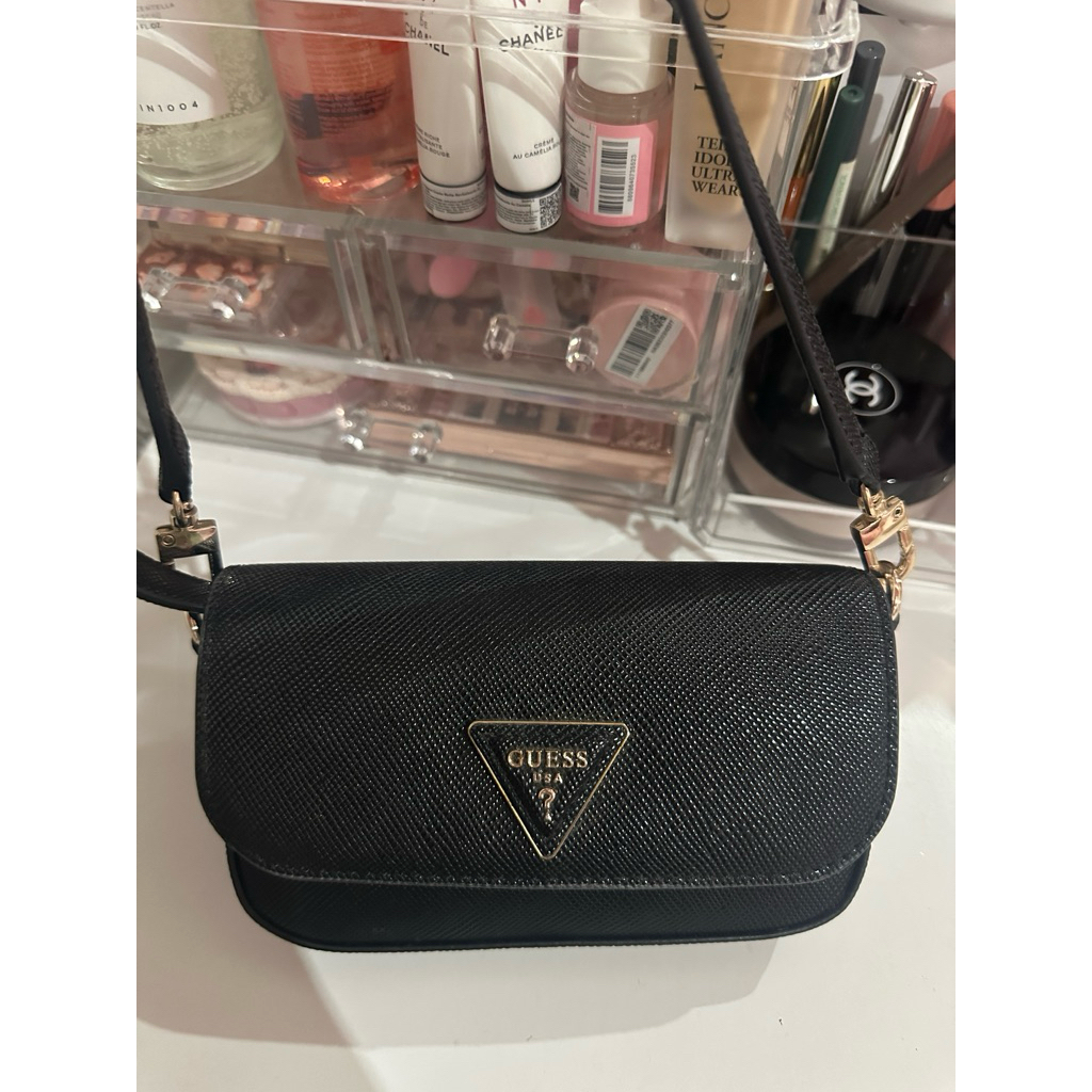 GUESS MINI SLING BAG ORIGINAL (PRELOVED)