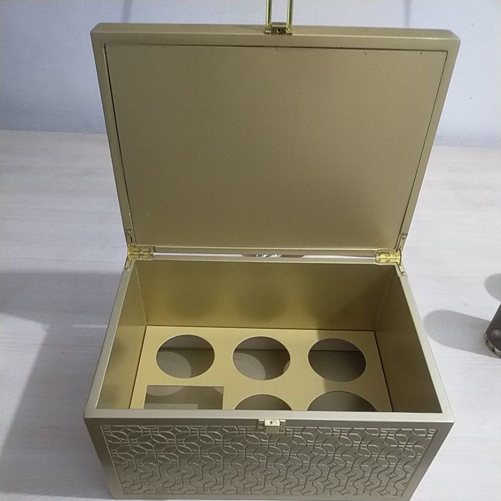 kaleng BEKAS box  kaleng bekas kue kering , kotak kaleng ,  kaleng bekas, kalengan , kaleng bekas ku