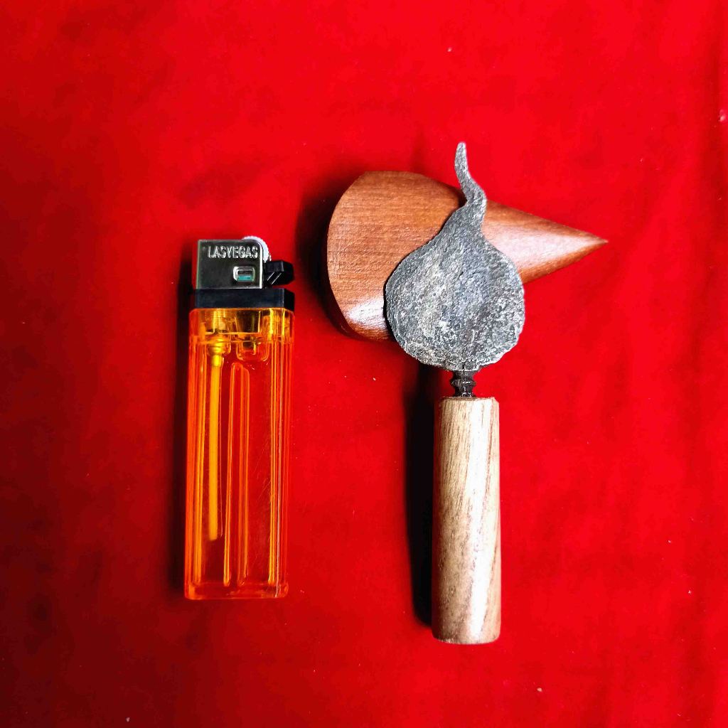 Koleksi Antik Tombak Banyak Angrem