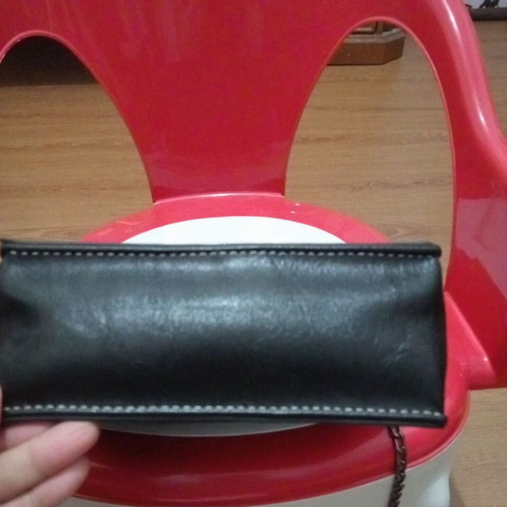 Tas Sling Kulit Asli Tahan Bakar Monza