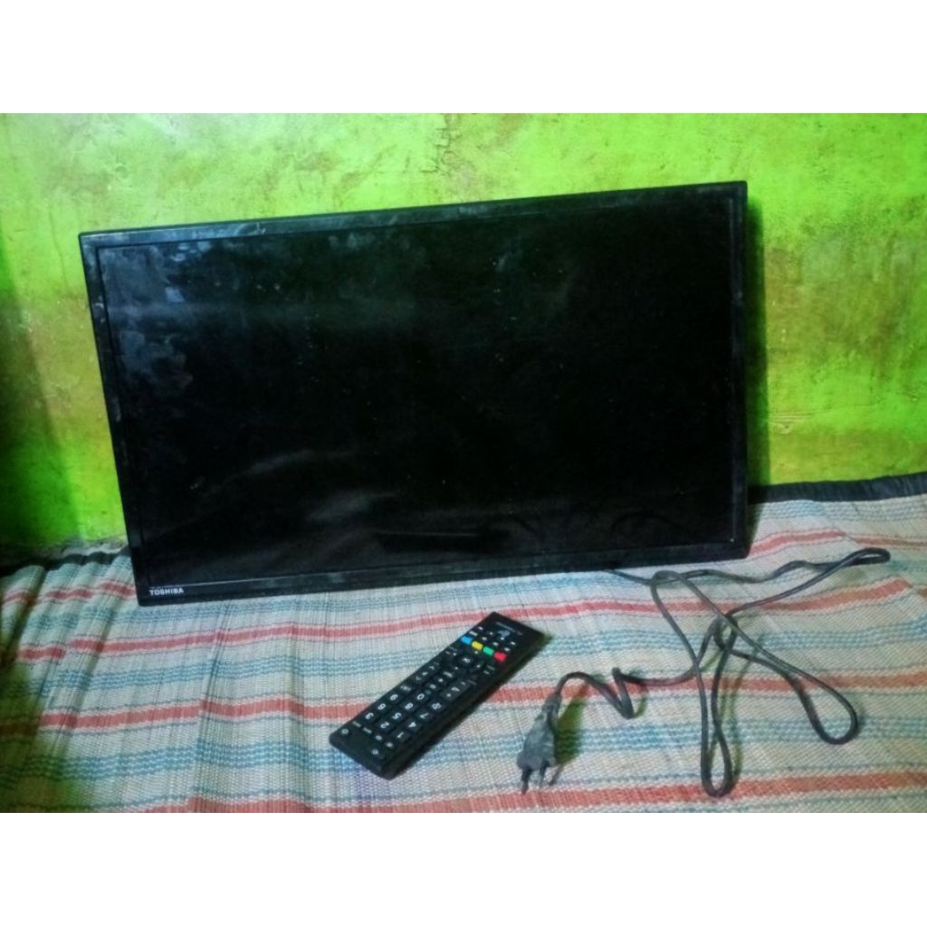 Tv LED 24 inch, Toshiba Analog Minus Garis