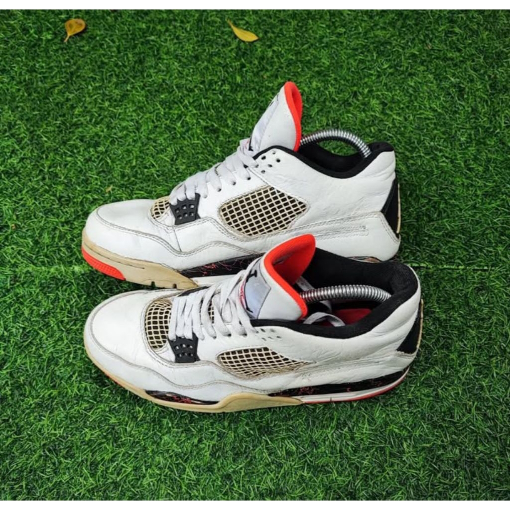 Sepatu Nike Jordan 4 Retro
