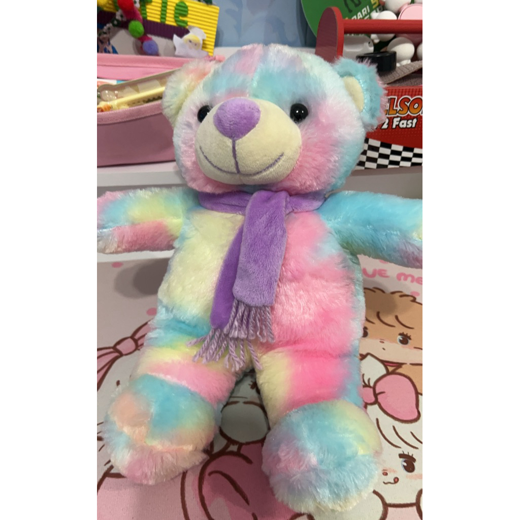 Boneka beruang rainbow