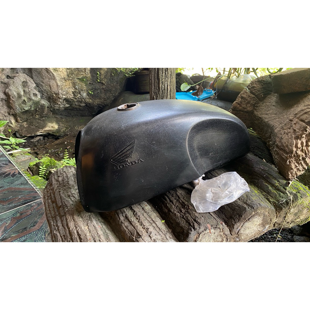 Tangki motor custom japstyle warna hitam