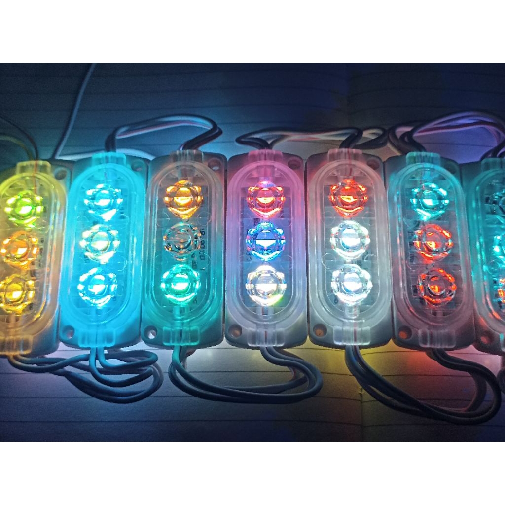 Lampu LED Kedip RGB 3 Mata 12V 3 Watt Variasi Warna Otomatis untuk Motor & Mobil.