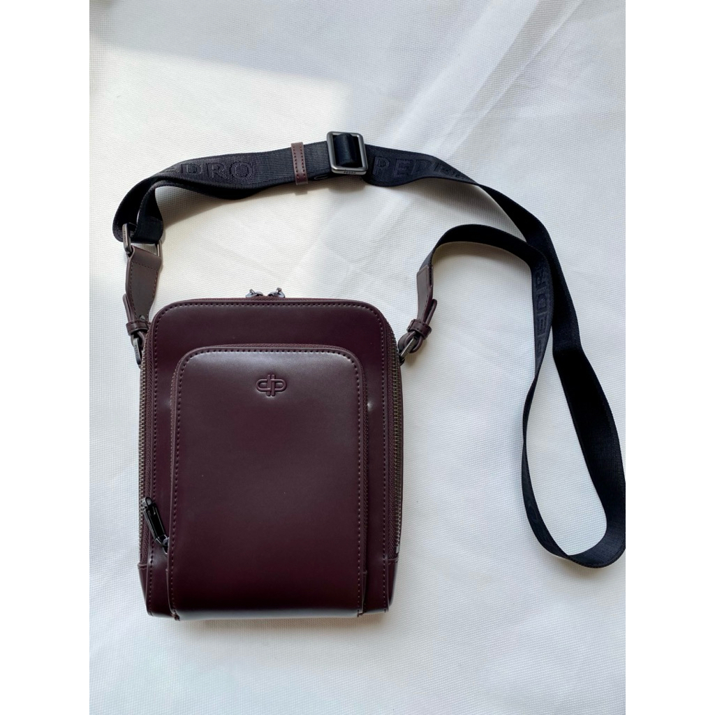 Pedro Crossbody Bag - Dark brown | Tas selempang pria Pedro | Tas kulit