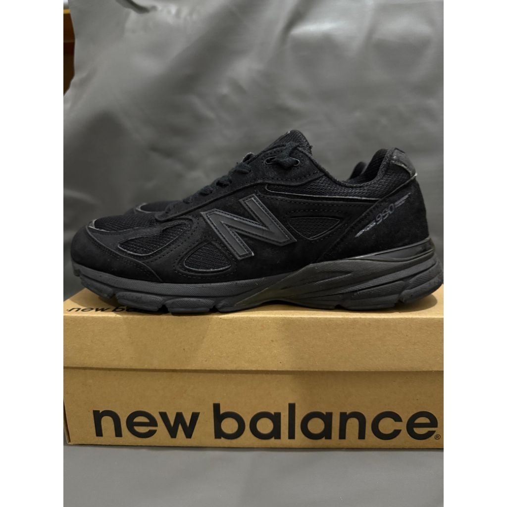 New Balance 990v4 triple black
