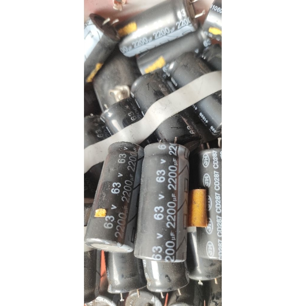 ELCO 63V 2200UF