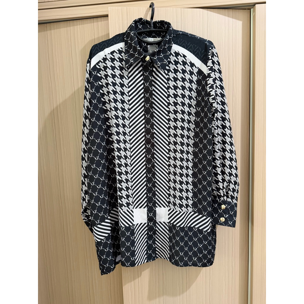 Preloved like New Vivi Zubedi Rufayya Black Monogram VZ L/XL lengkap box VZ