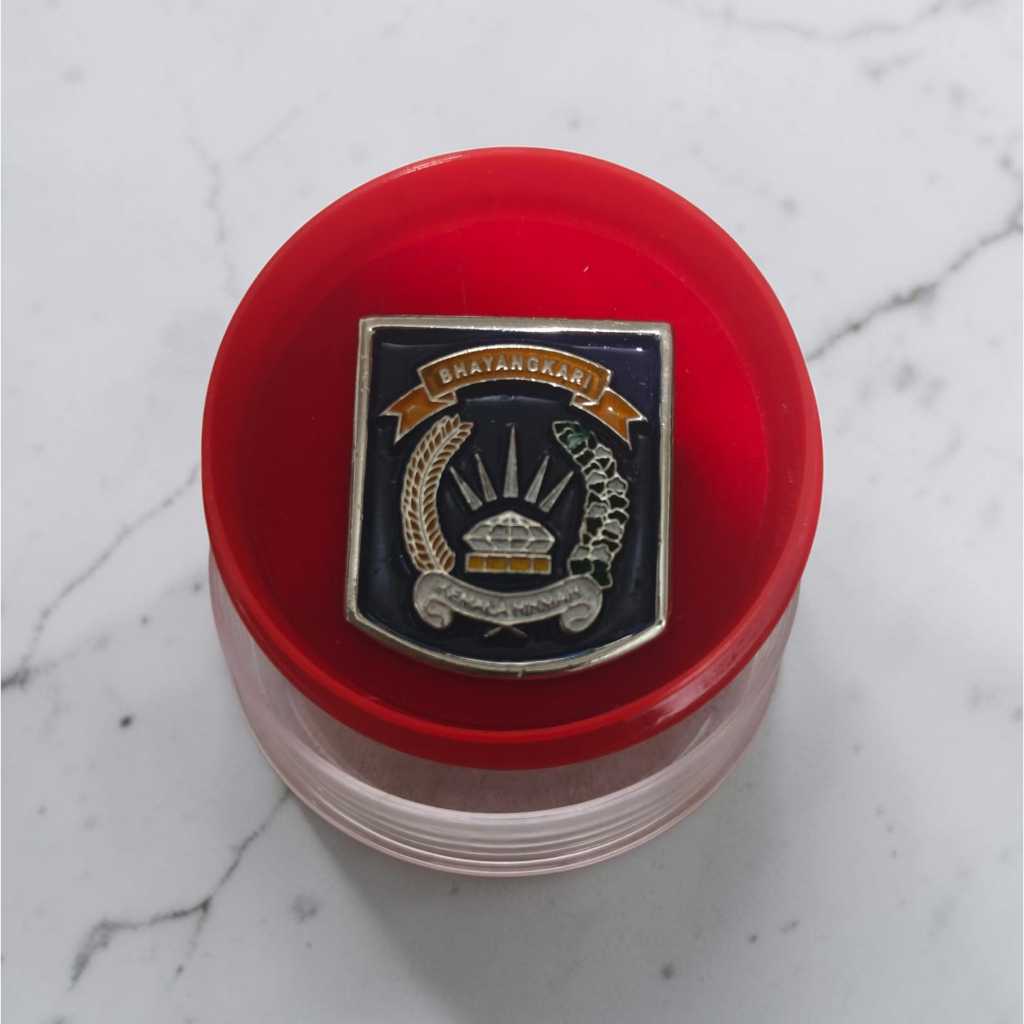 pin bhayangkari polisi magnet dan paku