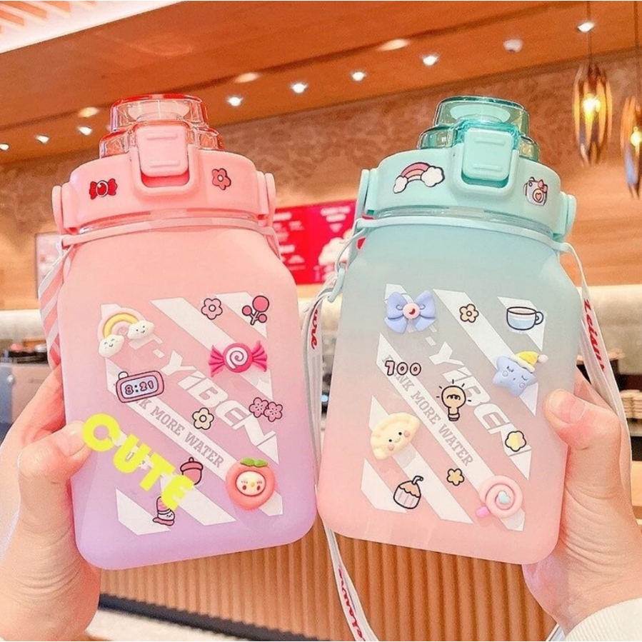 Botol Viral Kotak 1.5 Liter Gradasi Warna Free Sticker 2D & 3D Free Gantungan / Botol Minum Korea