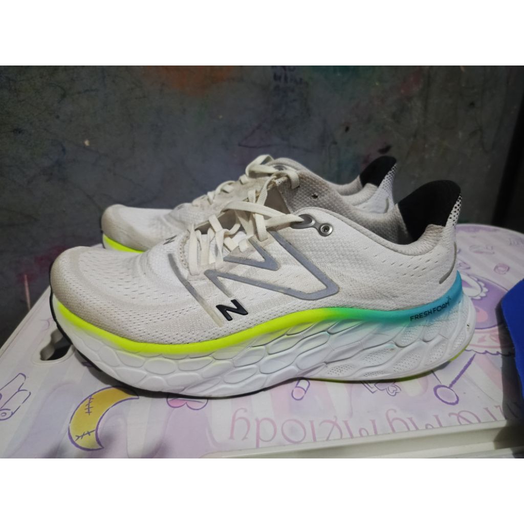 size 44, NB running ori second