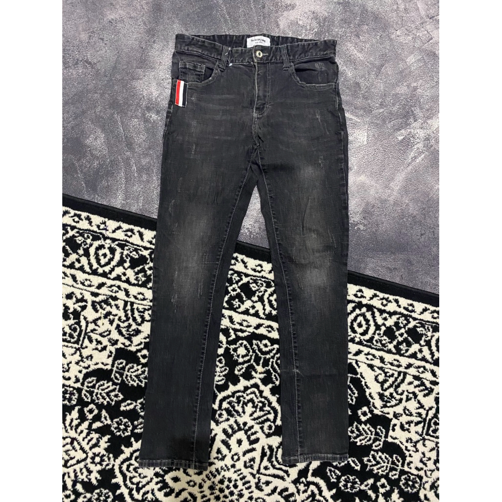 celana jeans thom browne