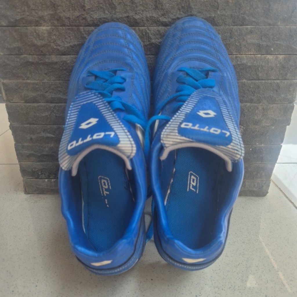 sepatu futsal LOTTO