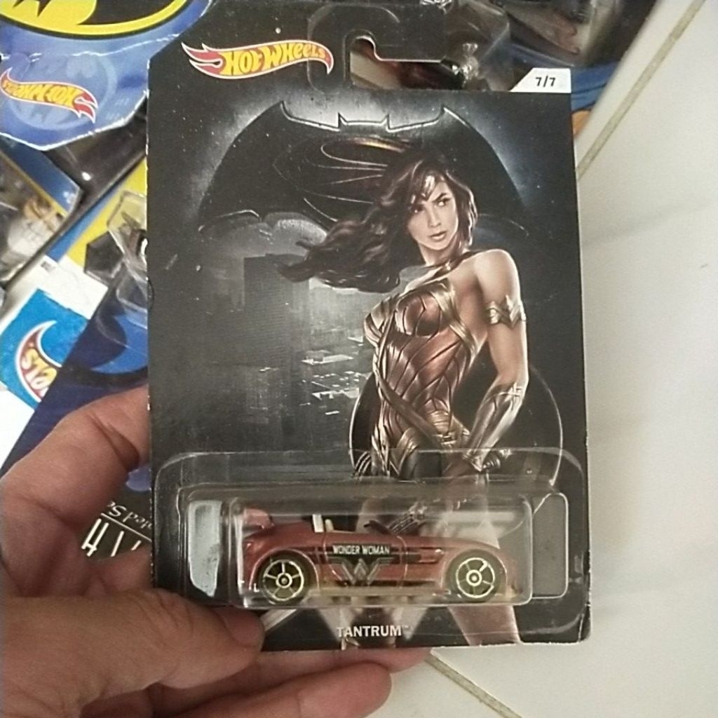 Hotwheels Wonder Woman Batman vs Superman Movie Edition