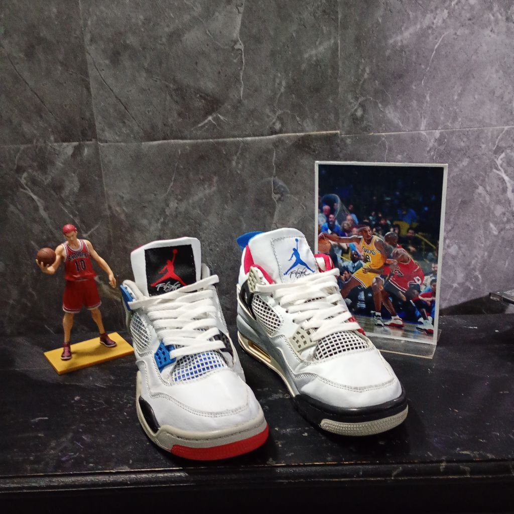 Nike Air Jordan 4 Retro SE 'What The 4'. ukuran 41 insol 26cm