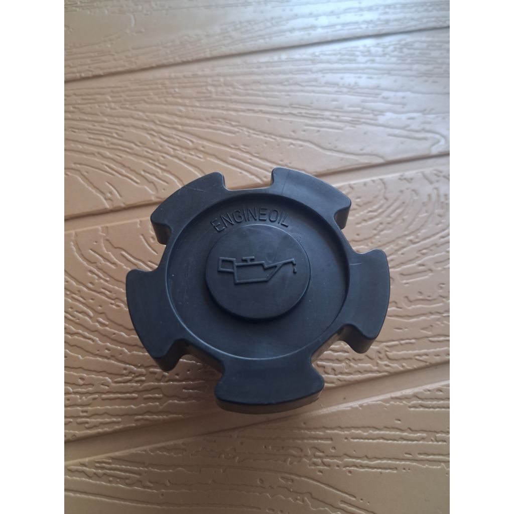 tutup oli mesin mitsubshi canter EURO 4,, CAP OLI ENGINE CANTER EURO 4