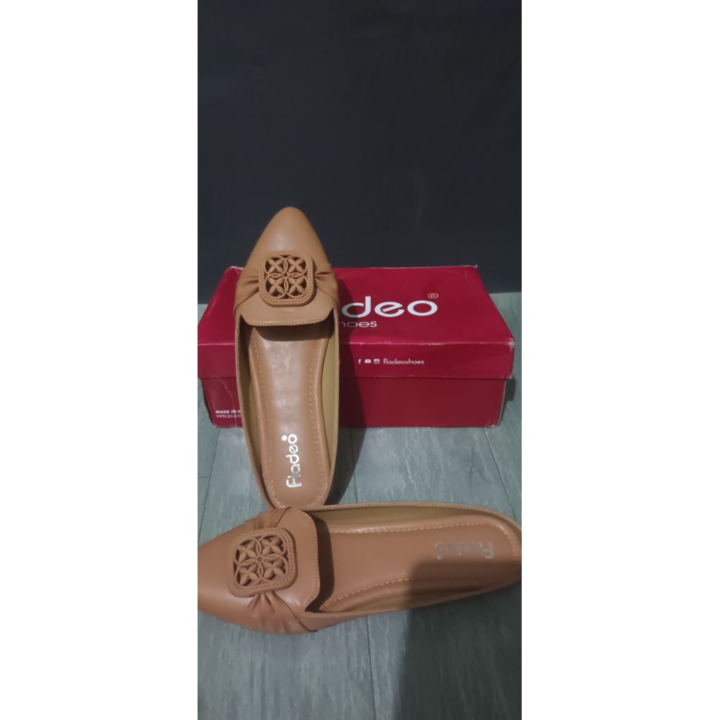 NEW Flat Shoes Fladeo