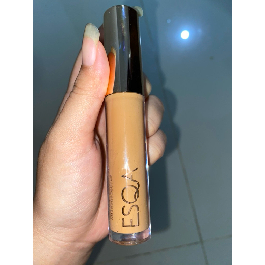 PRELOVED ESQA Flawless Liquid Concealer shade Latte