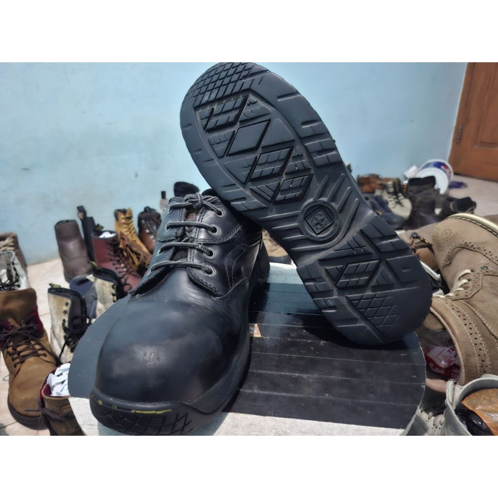 Sepatu Second Dr Martens Safety Shoes Size 45