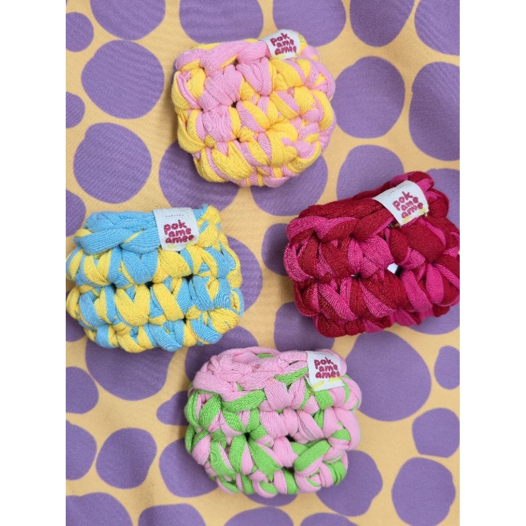 Custom Bag Charm TWS Rajut Chunky Handmade – Mini Pouch Unik Warna Pastel Gantungan Tas