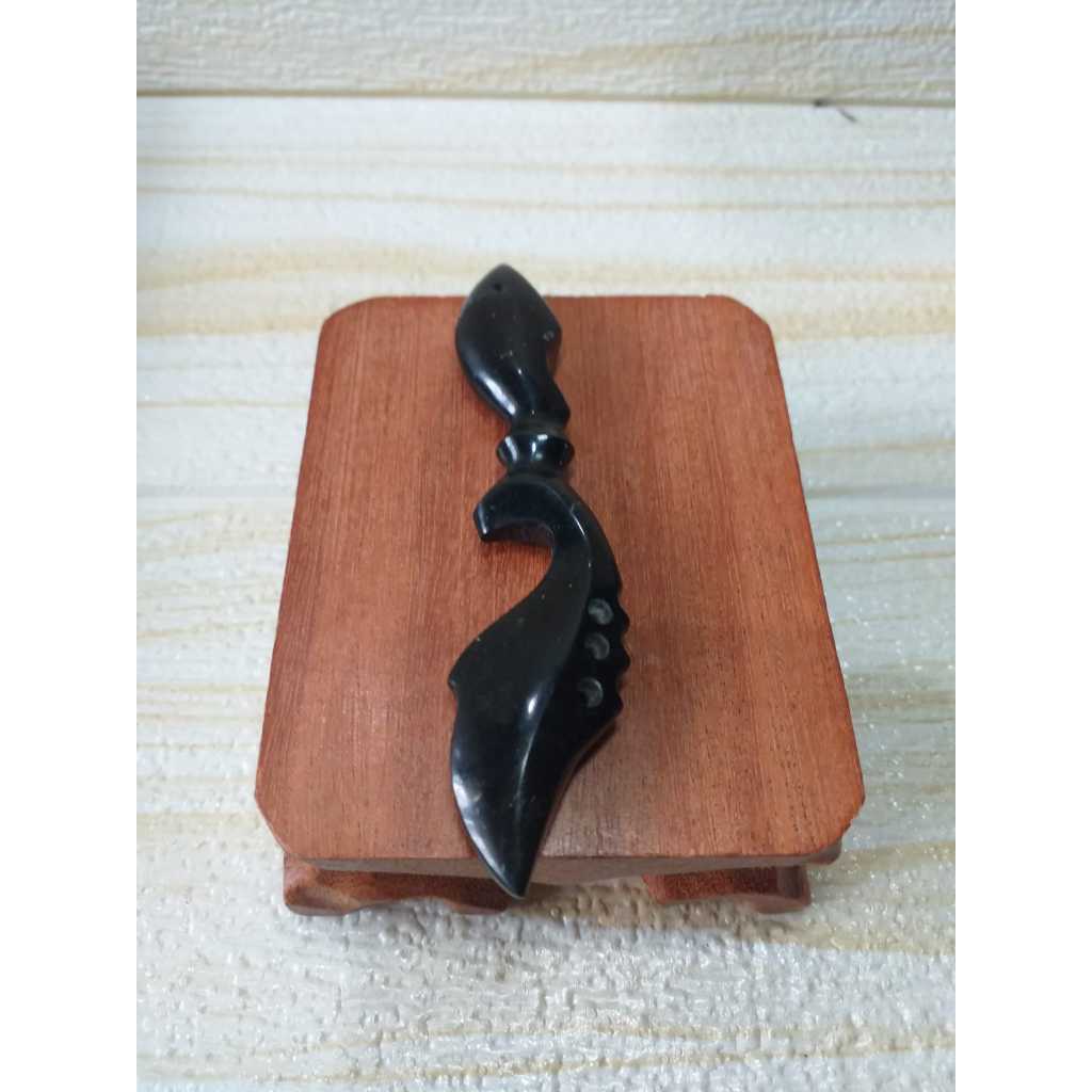 Liontin Jade / Giok Hitam Model Kujang - Batu Natural / Batu Asli