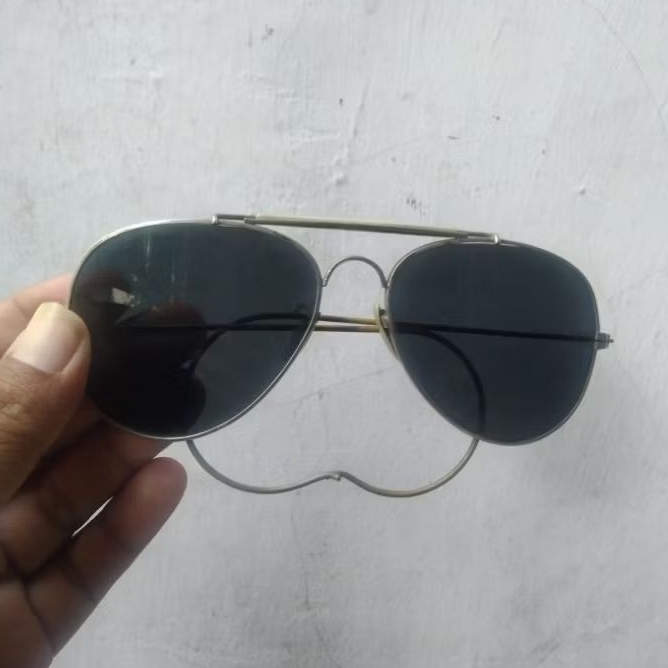 Kacamata hitam Ray-Ban BL vintage