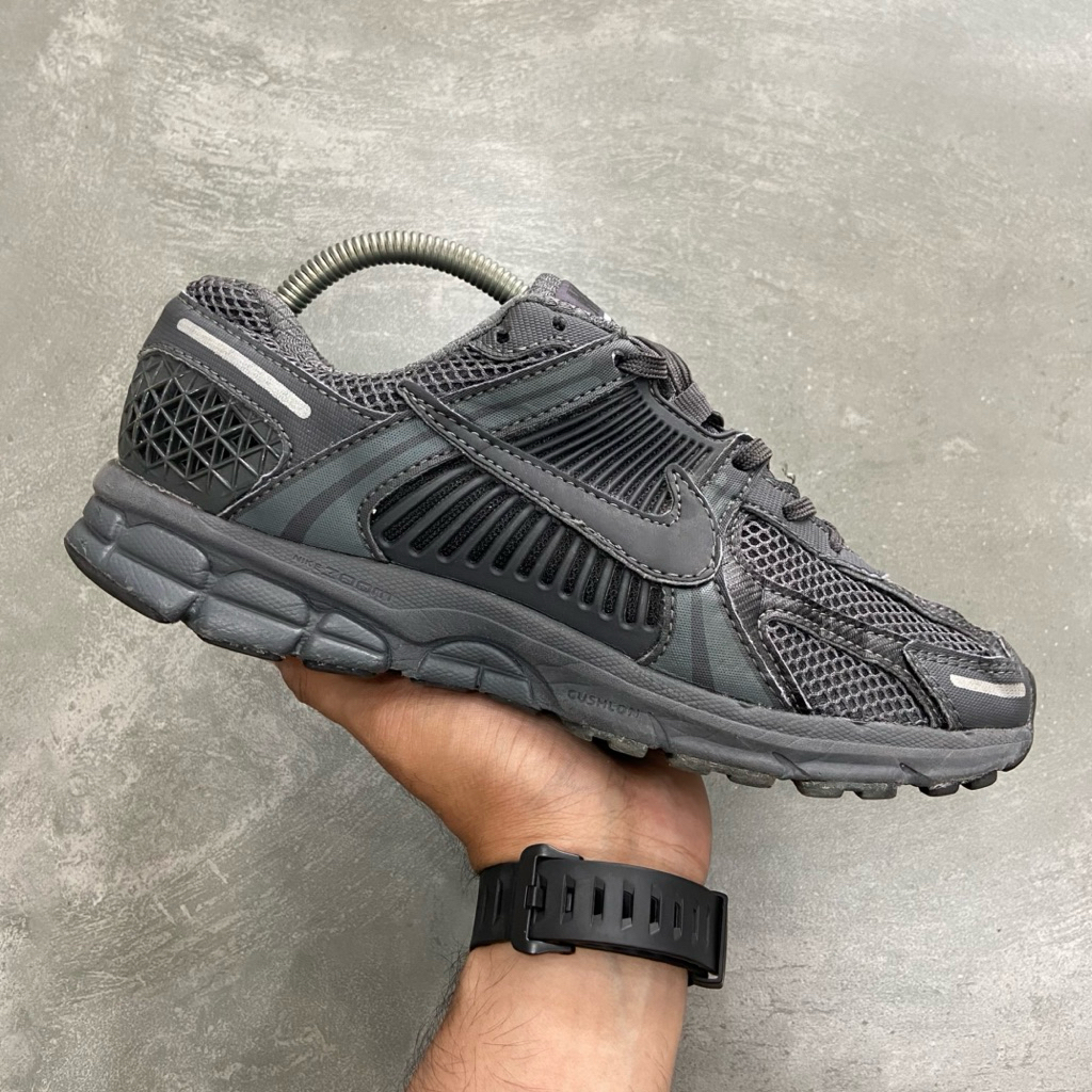 [Size 41] Nike Air Zoom Vomero 5 SP Anthracite ‘Triple Black’ (BV1358-003) Second Original Kondisi M