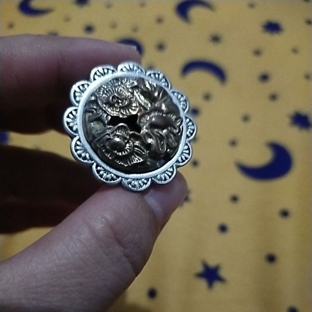 Cincin Vintage bunga bunga cantik.