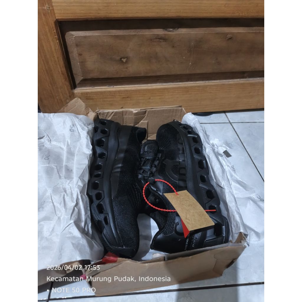 Cloud monster Fullblack