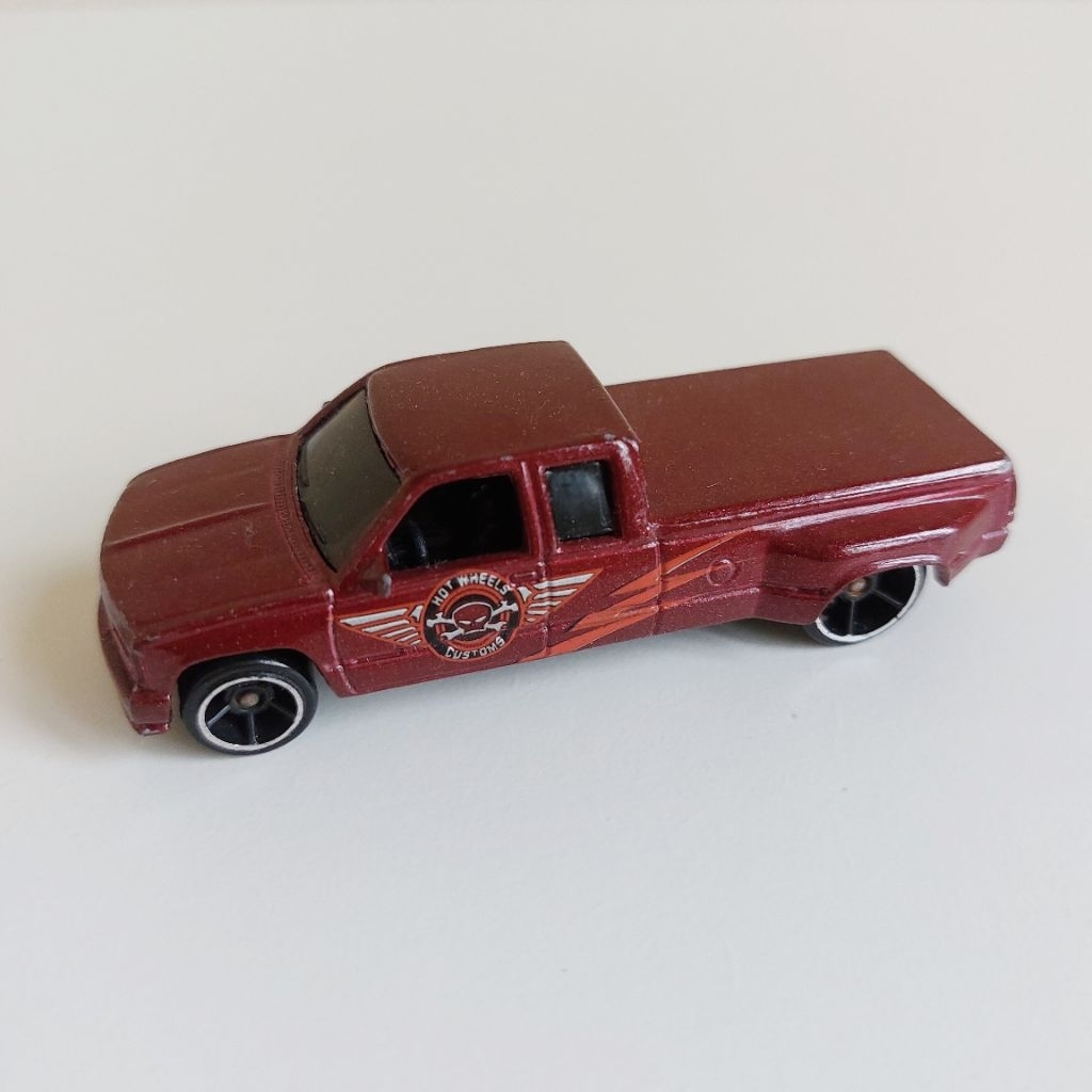 Hot Wheels Customized C3500 - Customizers Corner Shop 5-Pack (2008)