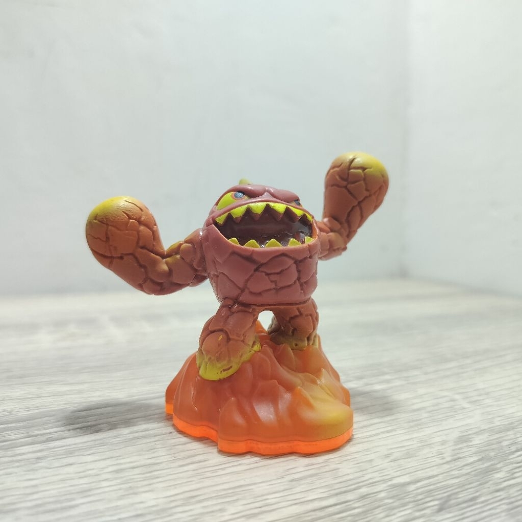 skylanders lightcore eruptor