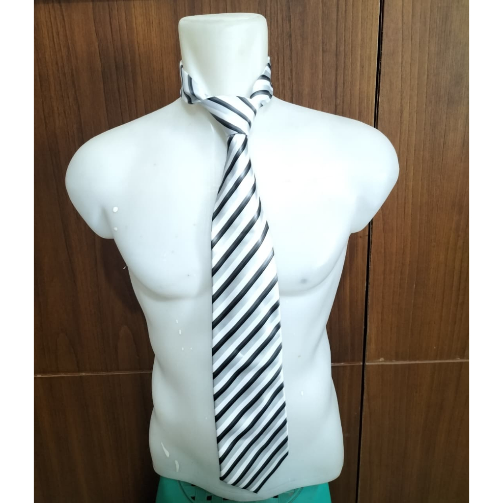Preloved Dasi Pria Dewasa Casual, Formal, Semi Formal Warna Putih Salur Hitam Abu