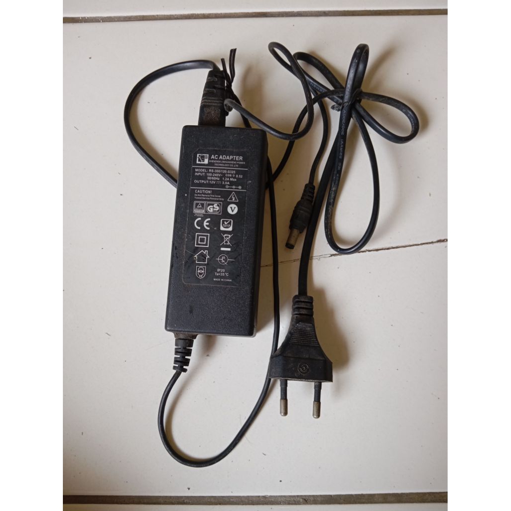 adaptor 12volt 3ampere