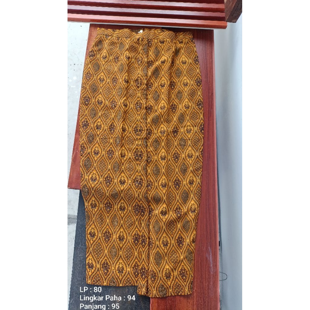 PRELOVED ROK/JARIK BATIK WIRU DEPAN