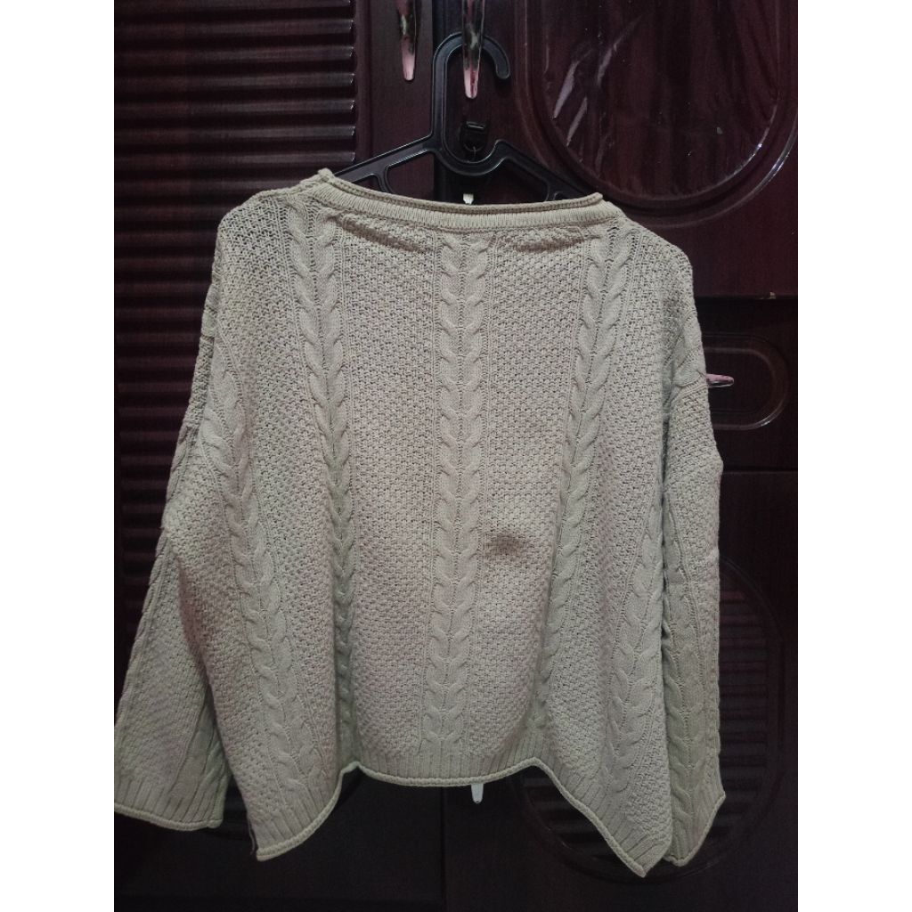 preloved sweater rajut tebal