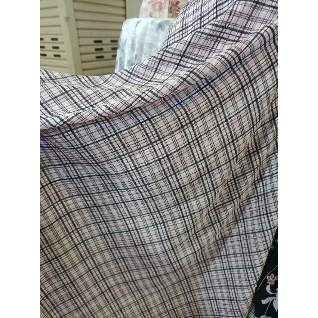 KAIN BAHAN CERUTY DOBBY MOTIF GARIS ABSTRAK LQB