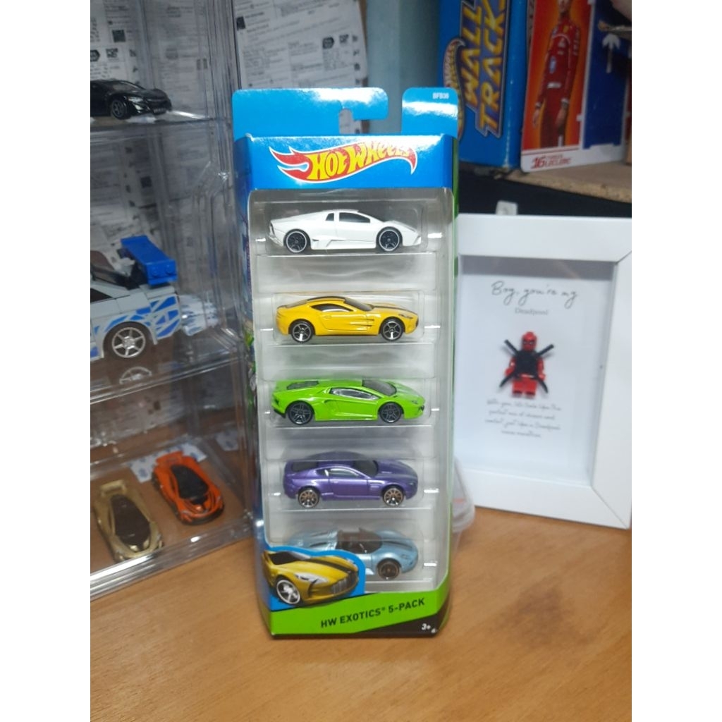 Hot Wheels Hw Exotics 5 Pack 2014 Sealed (Lamborghini, Aston Martin, Porsche)