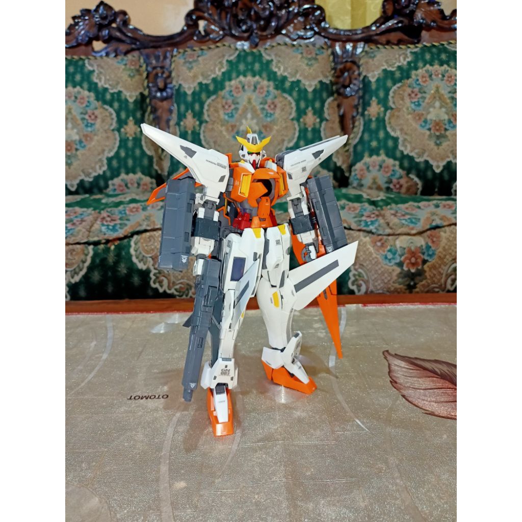 Bandai MG 1/100 Kyrios Gundam