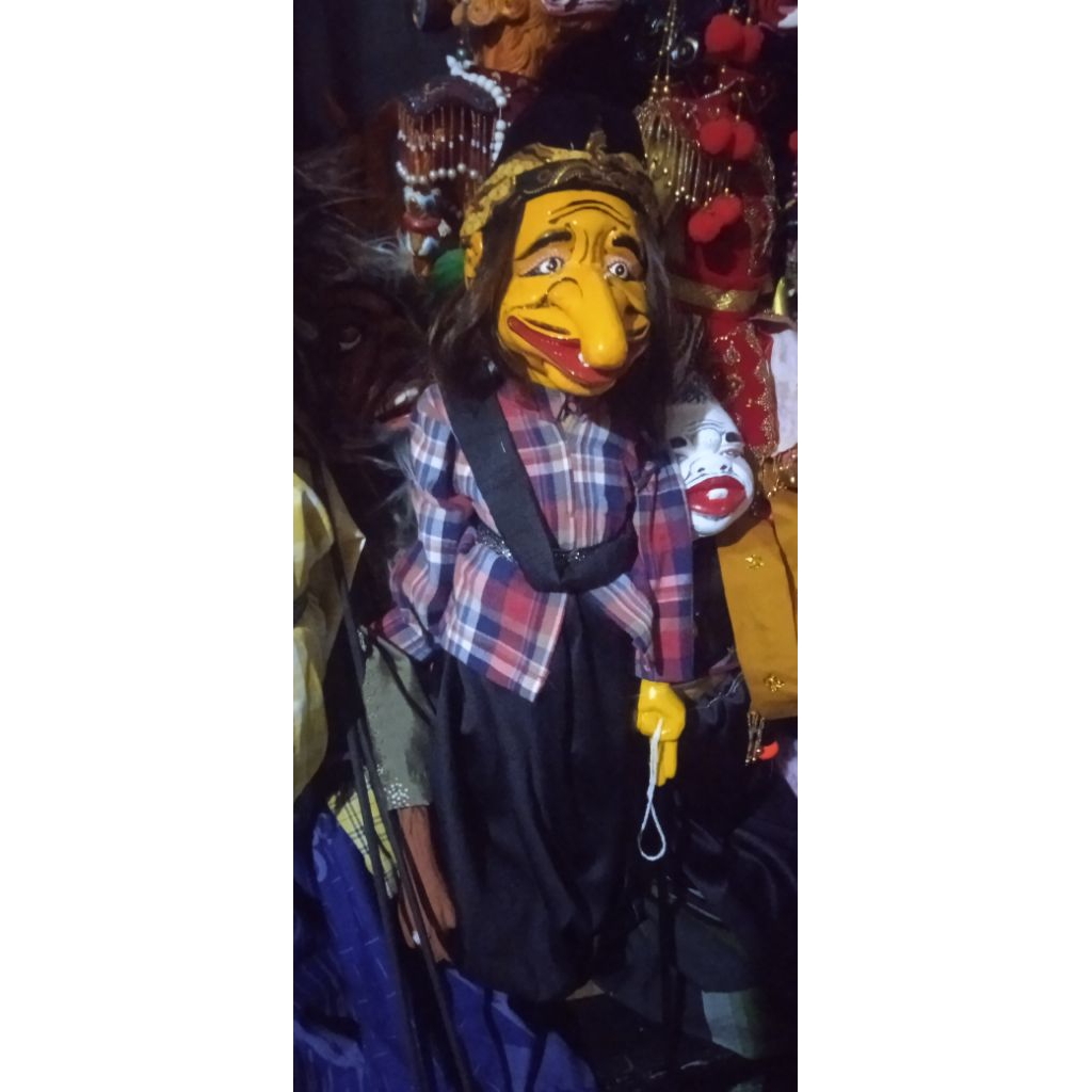 wayang golek dewala pentas