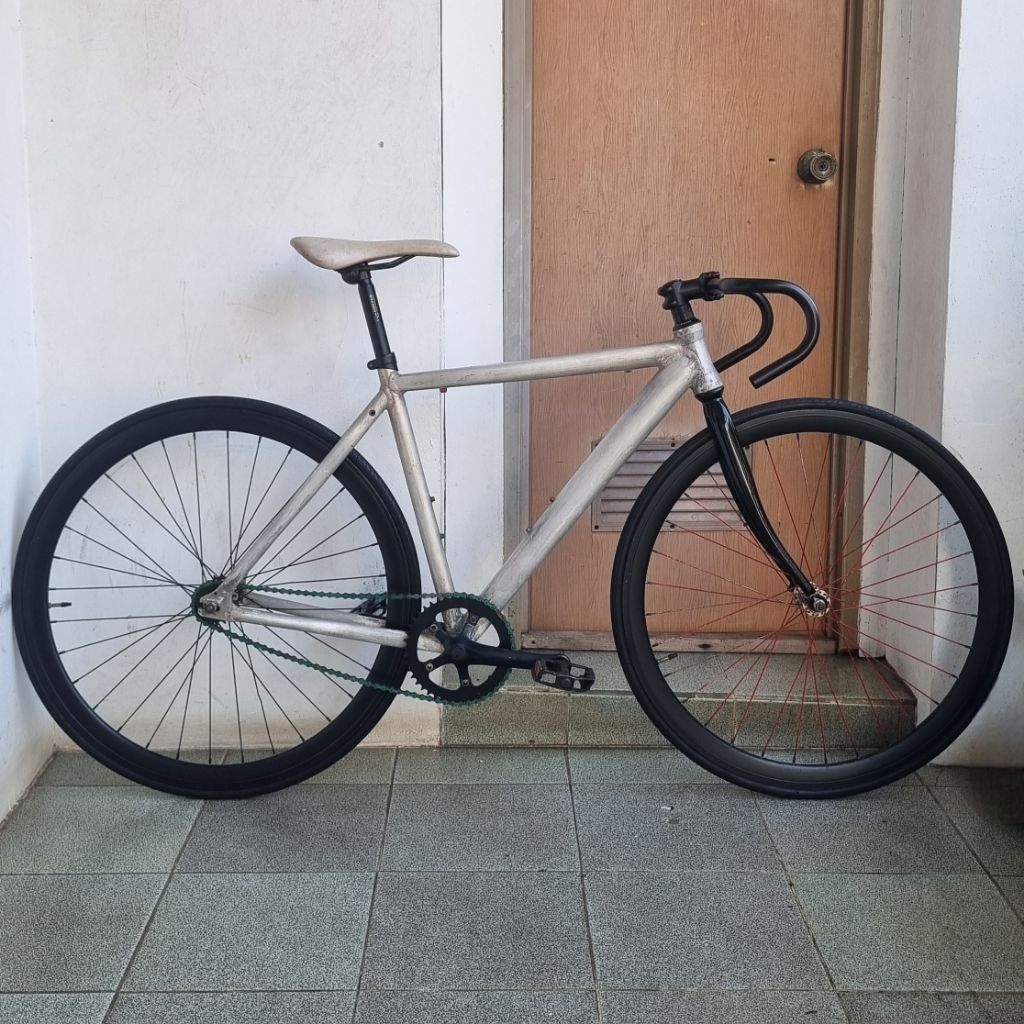 fullbike fixie united evolution soloist 72. alloy. sz 50. doltrap