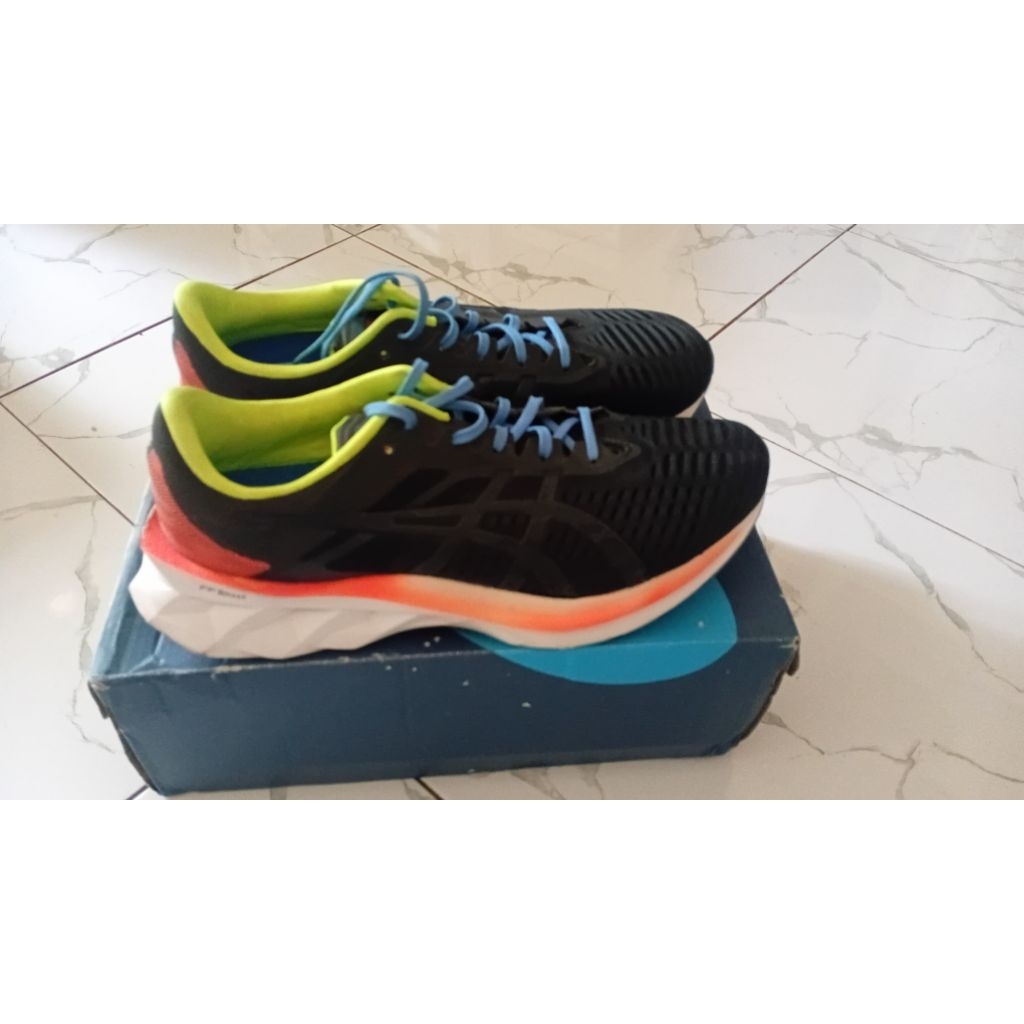 ASICS NOVABLAST