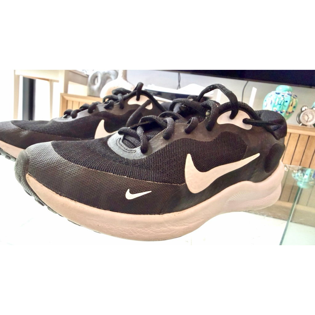 sepatu nike original•sepatu sekolah anak•nike kids•sepatu nike remaja•Nike preloved•sneakers casual 