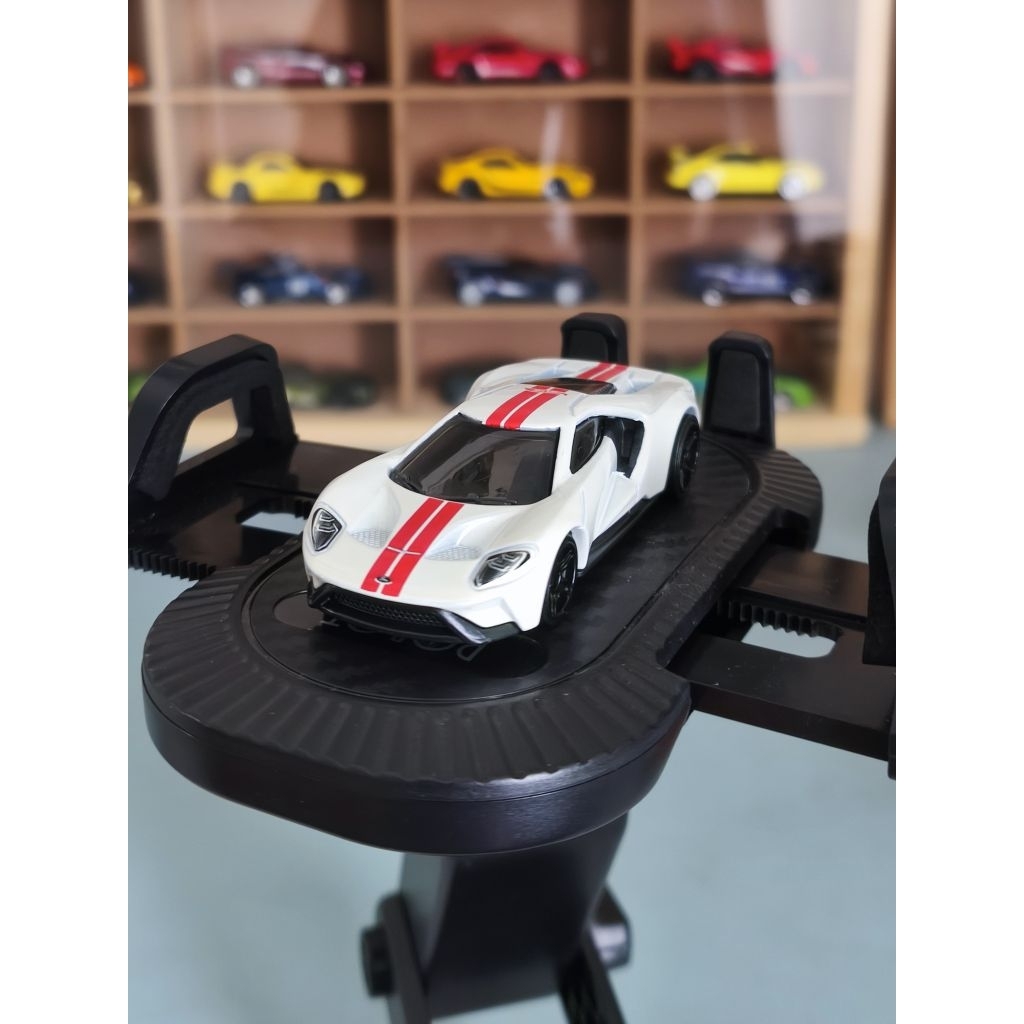 Hot Wheels 17 Ford GT Loose