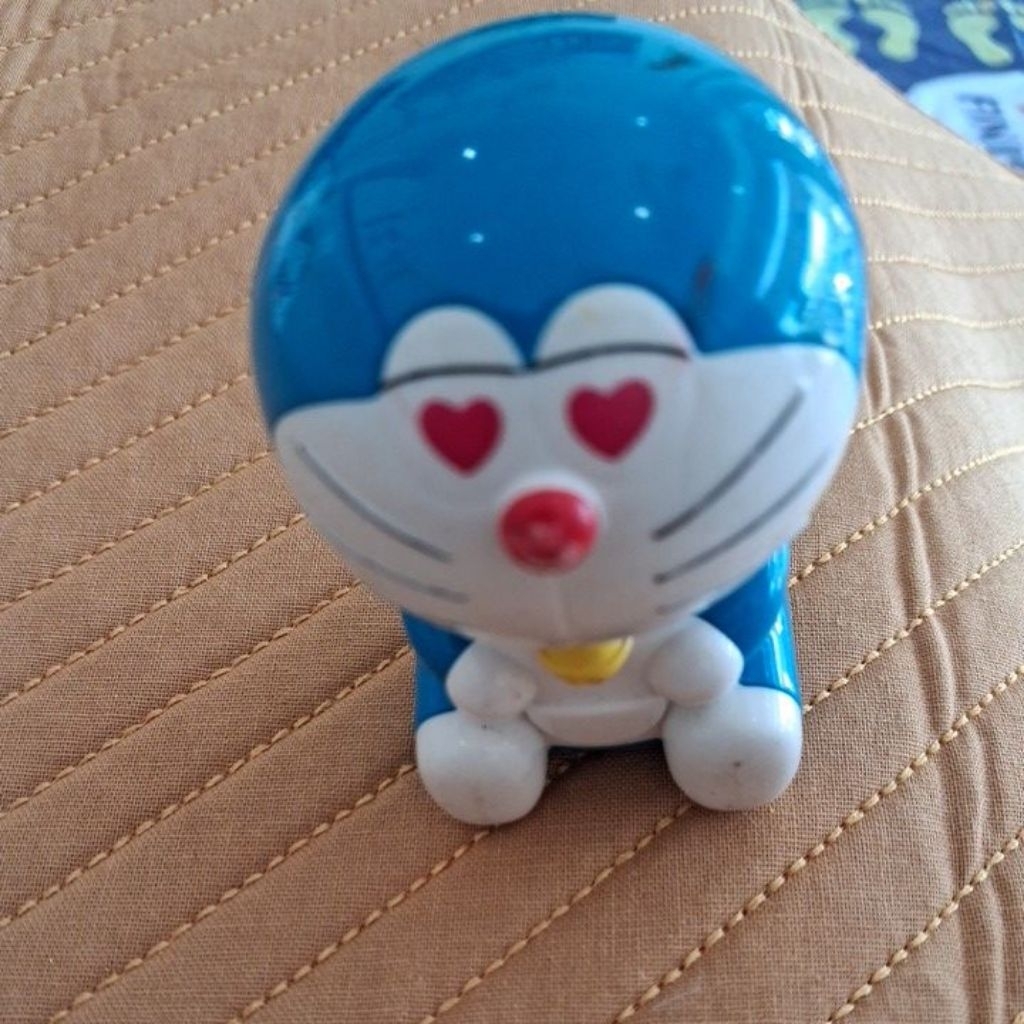happy meal mcd doraemon (preloved)
