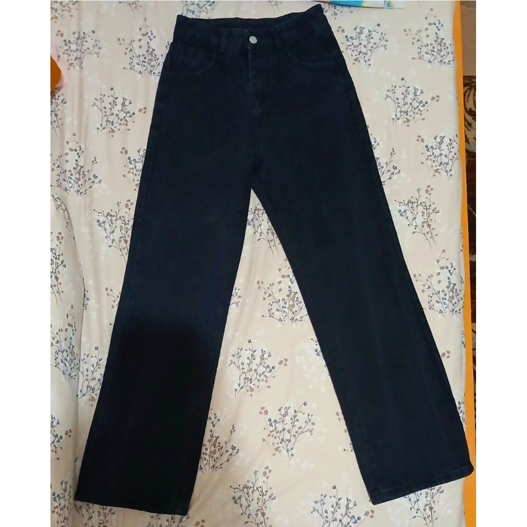 Jeans Hitam High Waist Basic — Size S