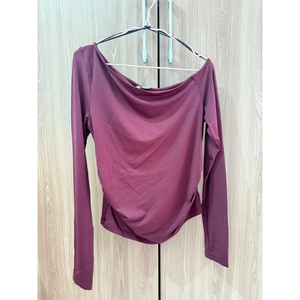 atasan off shoulder