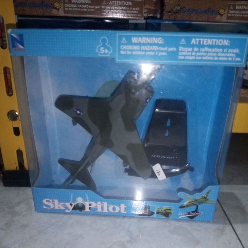 Diecast Pesawat Tempur Sky pilot newray Harrier