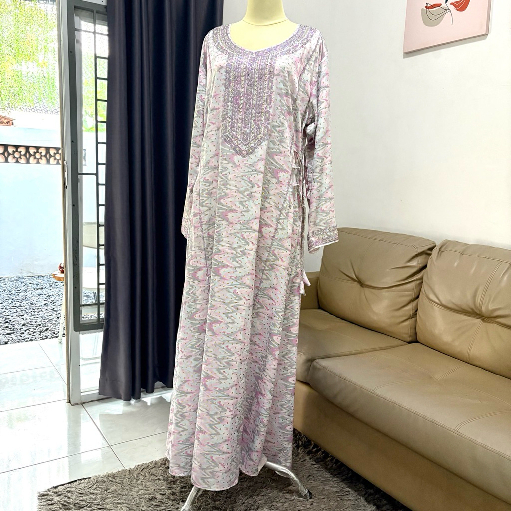 Abaya Mukhawar Dubai Warna Lilac Pink - Preloved