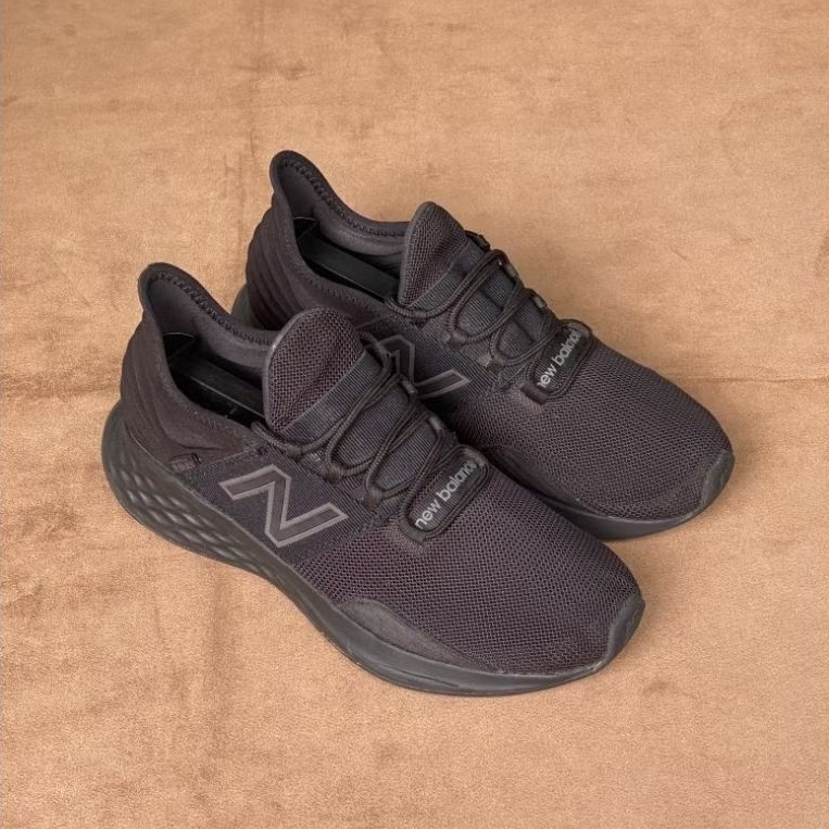 NB ROAV Sepatu Running Sneakers NewBalance Size 40,5Original Second Good Condition